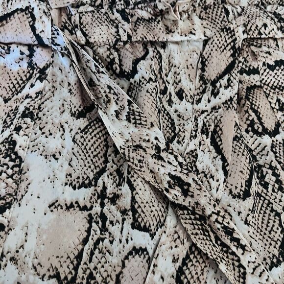 Women's Snakeskin Print Paper Bag Shorts Tie Waist and Side & Back trendy bold - Picture 7 of 9